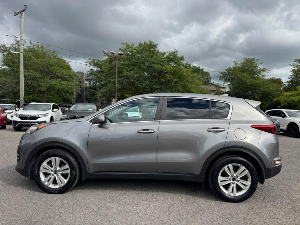 KIA Sportage LX 2018 — photo 12