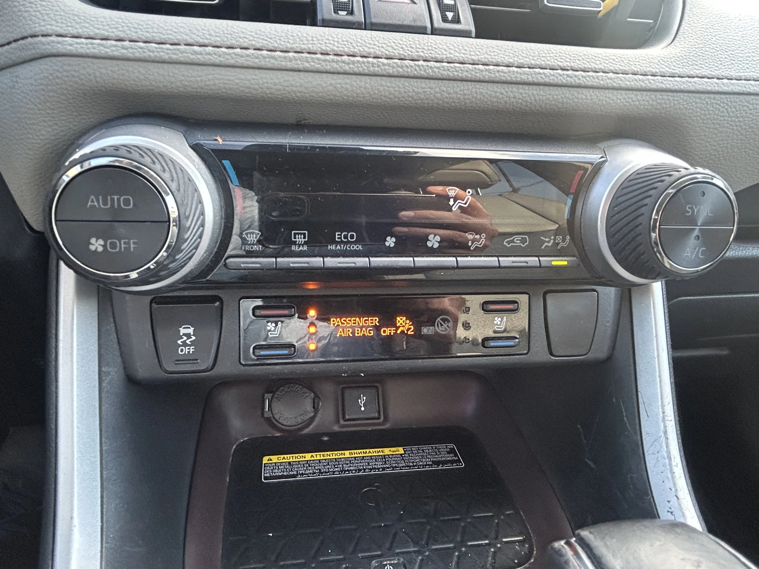 Toyota RAV4 Limited Hybrid 2021 — photo 16