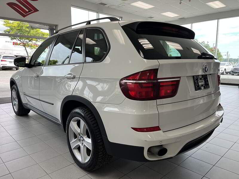 BMW X5 2012 35i + AWD + TOIT + GPS + CAMERA + CUIR + BLUETOOTH + BAS KM +++ — photo 8