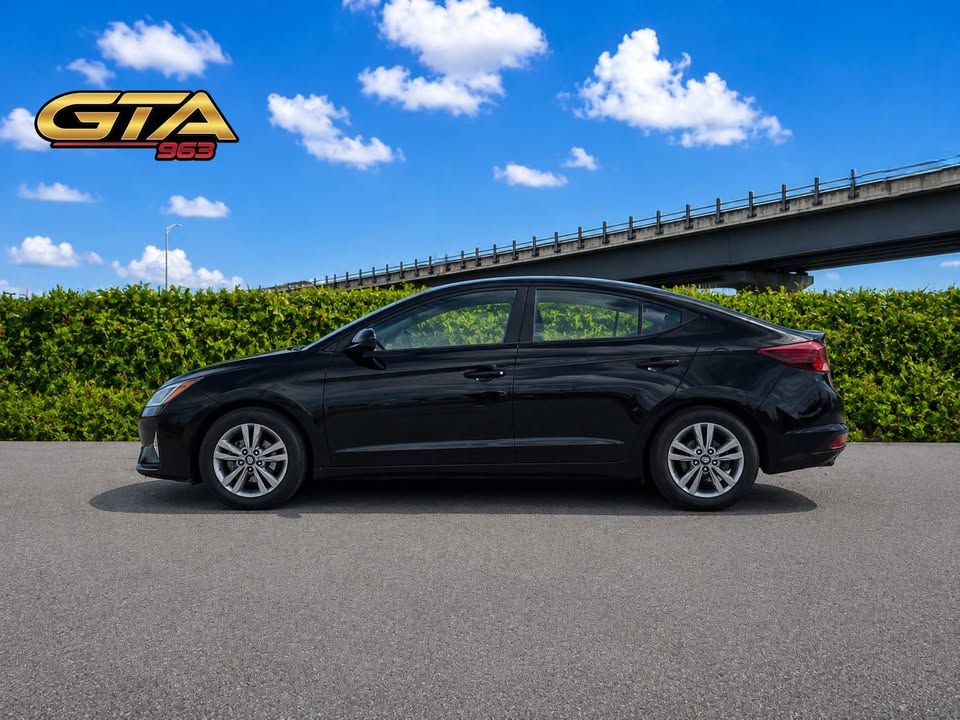 2019 Hyundai Elantra — photo 10