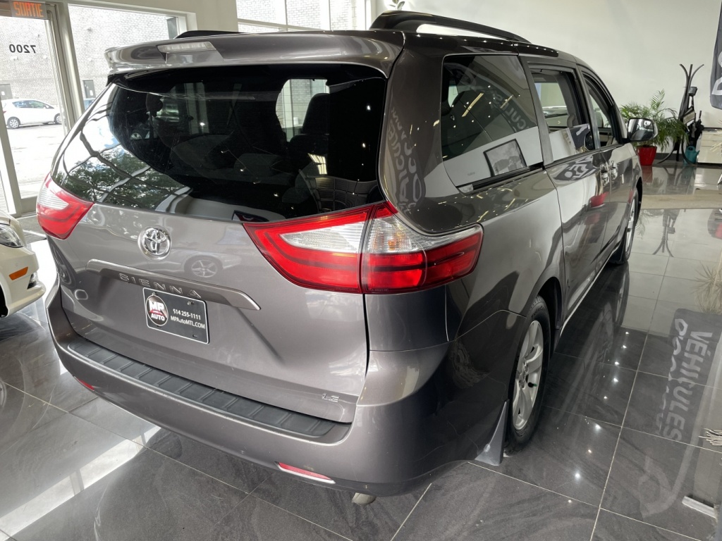 Toyota Sienna LE 2015 — photo 6