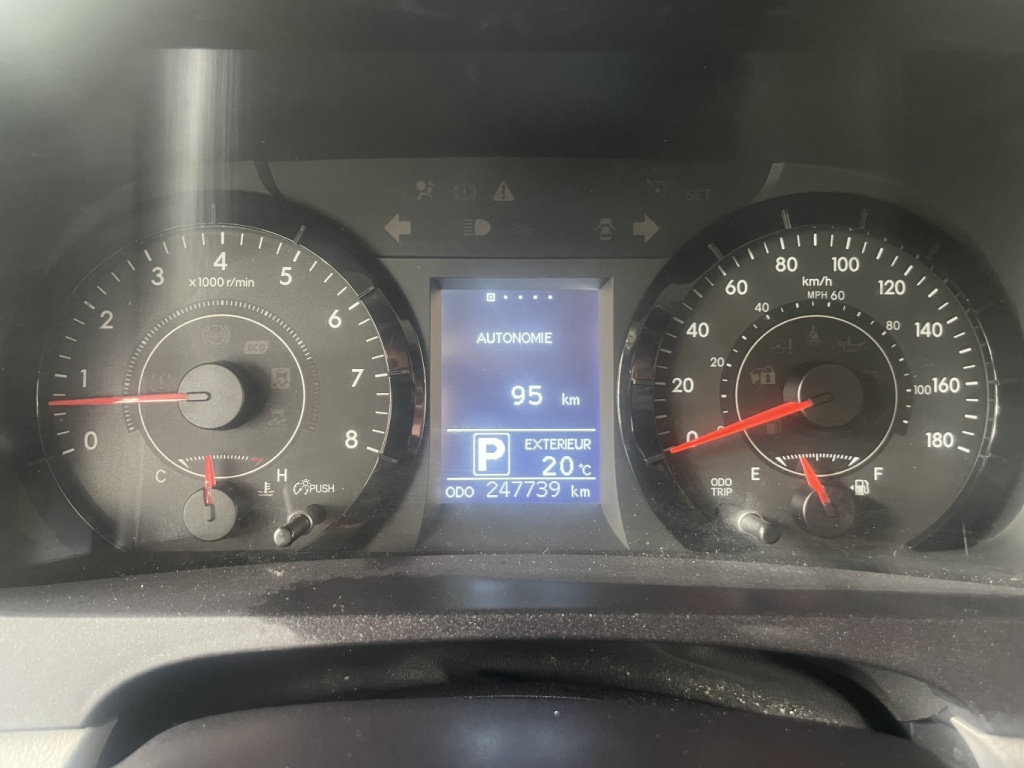 Toyota Sienna LE 2015 — photo 22