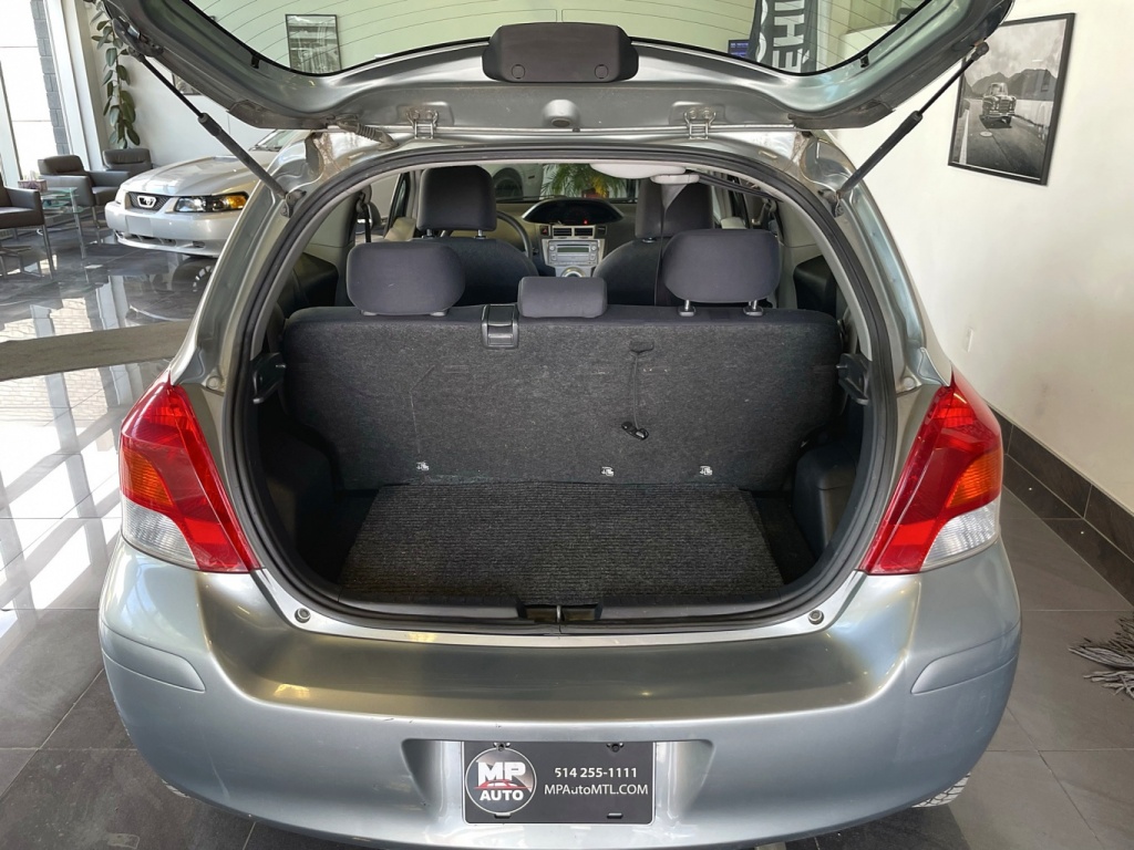 Toyota Yaris CE 2010 — photo 8