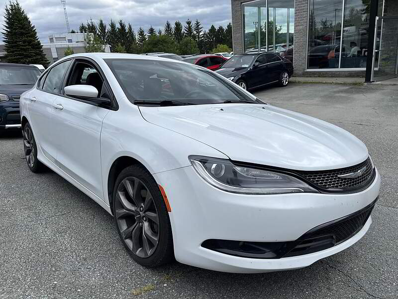 Chrysler 200 2016 S / TOIT PANO / CAMERA + CUIR + BLUETOOTH + BAS KM +++ — photo 9