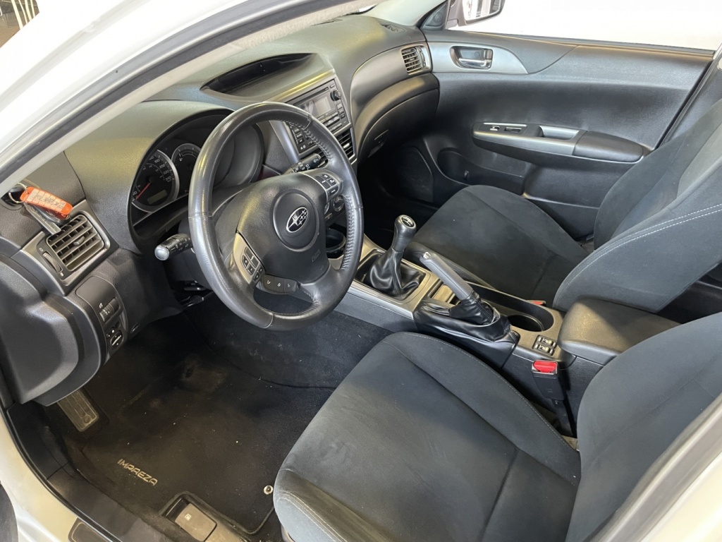 Subaru Impreza 2,5i avec Groupe Limited 2011 — photo 16