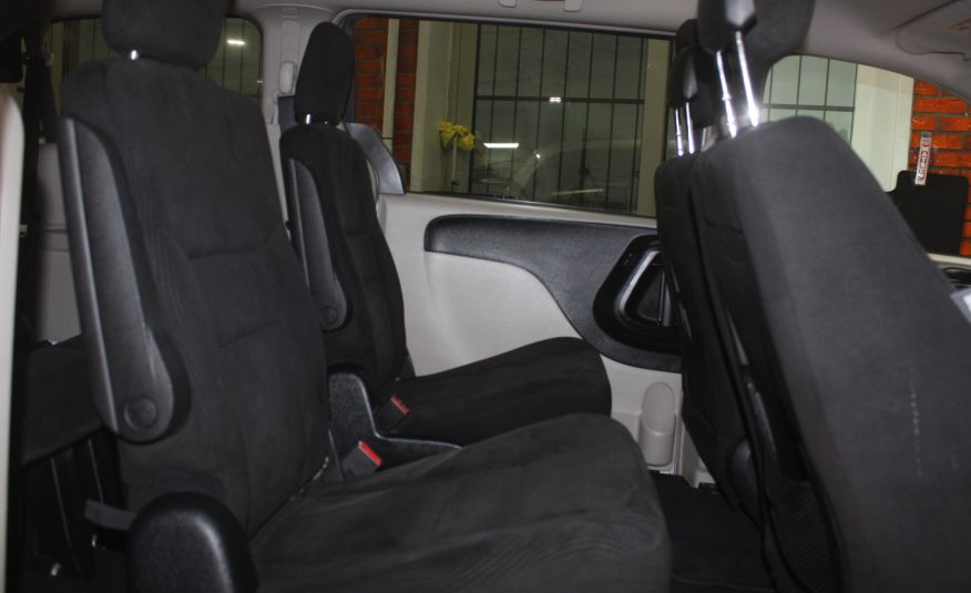2017 DODGE GRAND CARAVAN CREW — photo 8