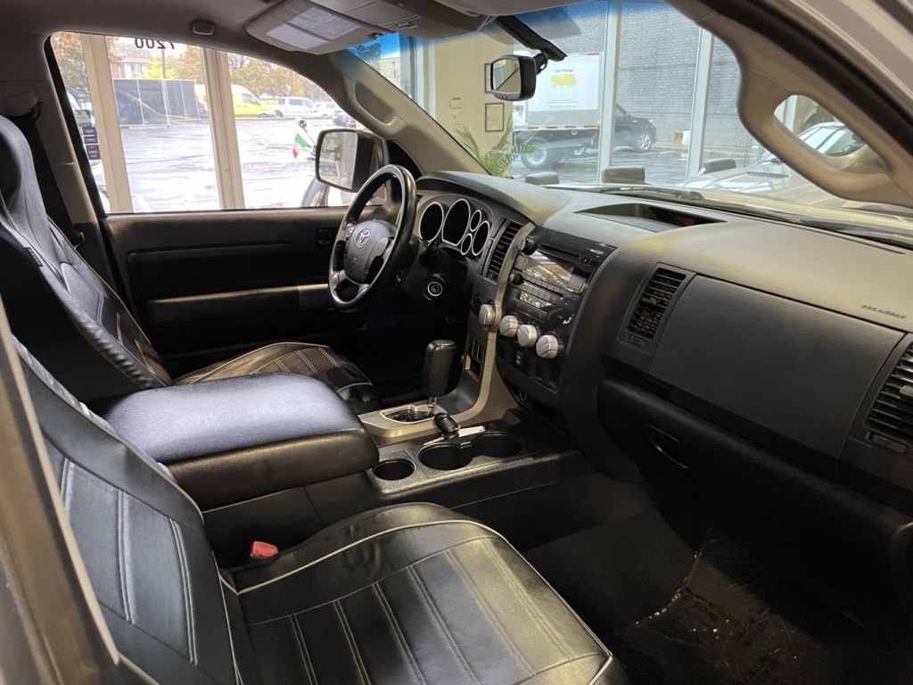 Toyota Tundra SR5 2010 — photo 15