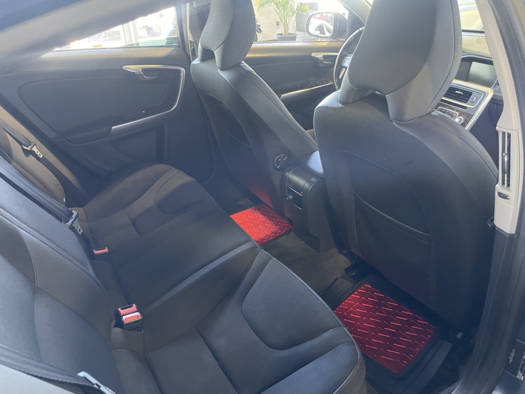Volvo S60 T5 niveau I 2012 — photo 14