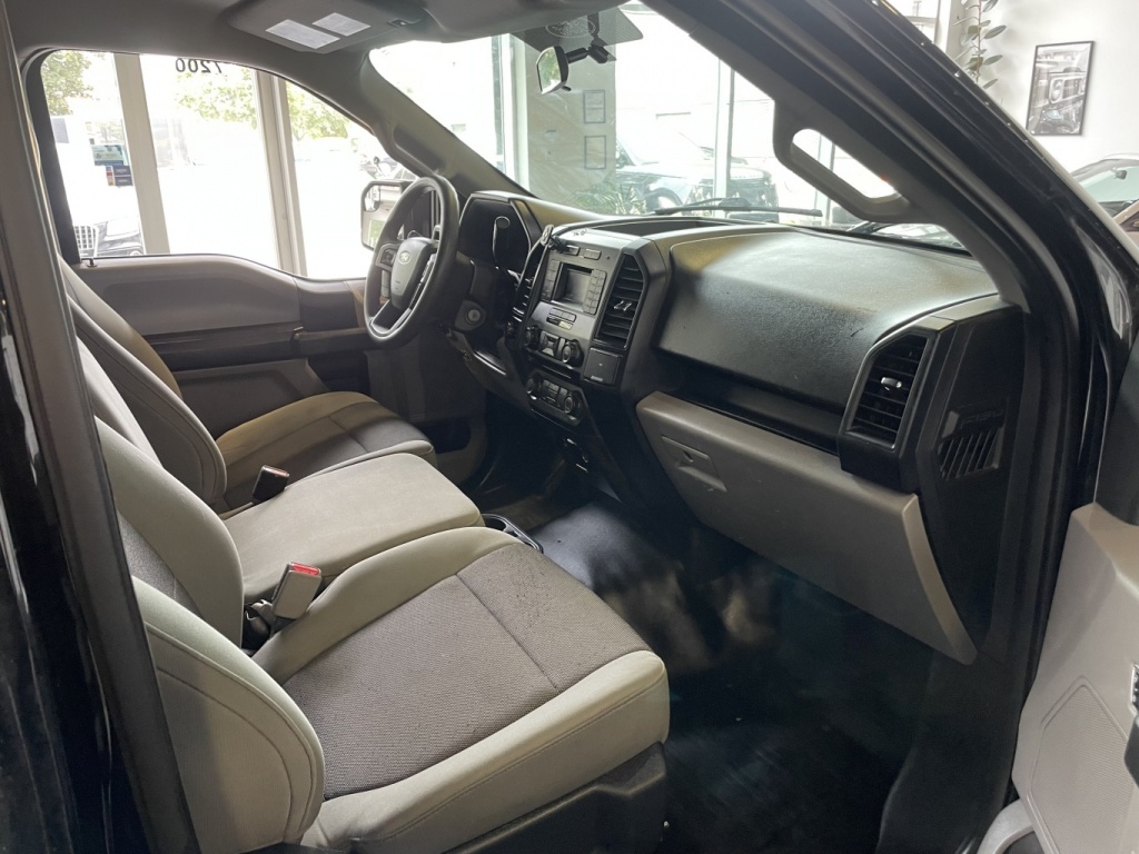 Ford F-150 XLT 2016 — photo 14