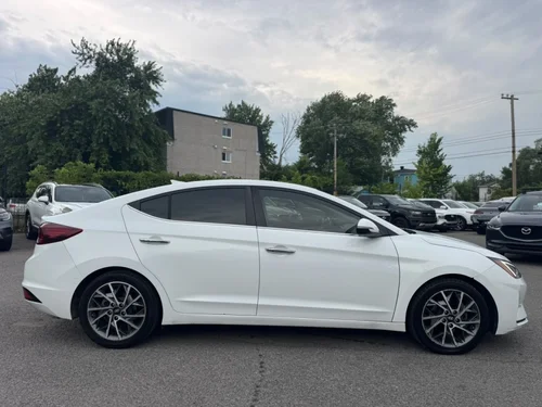Hyundai Elantra Luxury 2020 — photo 8