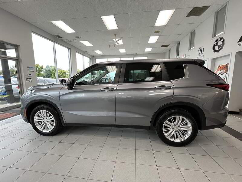 Mitsubishi Outlander 2022 ES S-AWC / 7 PLACES / AUTO + CAMERA + BLUETOOTH ++++ — photo 8