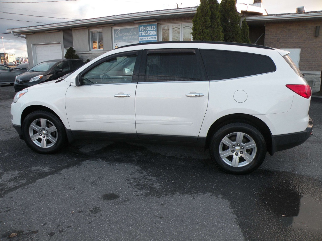 Chevrolet Traverse 2LT 2011 — photo 4