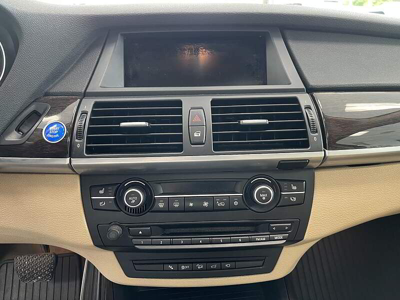 BMW X5 2012 35i + AWD + TOIT + GPS + CAMERA + CUIR + BLUETOOTH + BAS KM +++ — photo 17