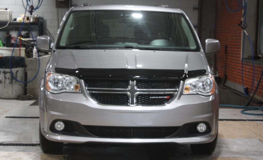 2017 DODGE GRAND CARAVAN CREW — photo 2