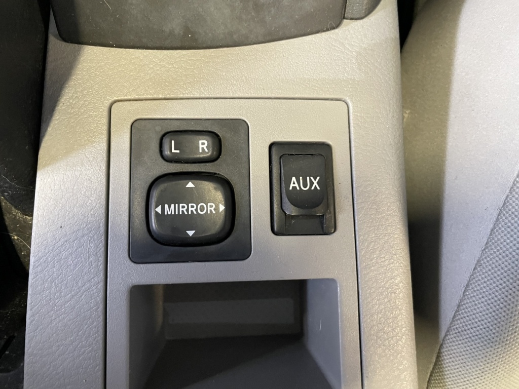 Toyota RAV4 De base 2010 — photo 22