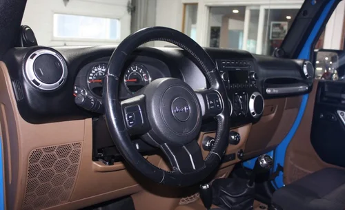 2011 JEEP WRANGLER UNLIMITED SAHARA — photo 9