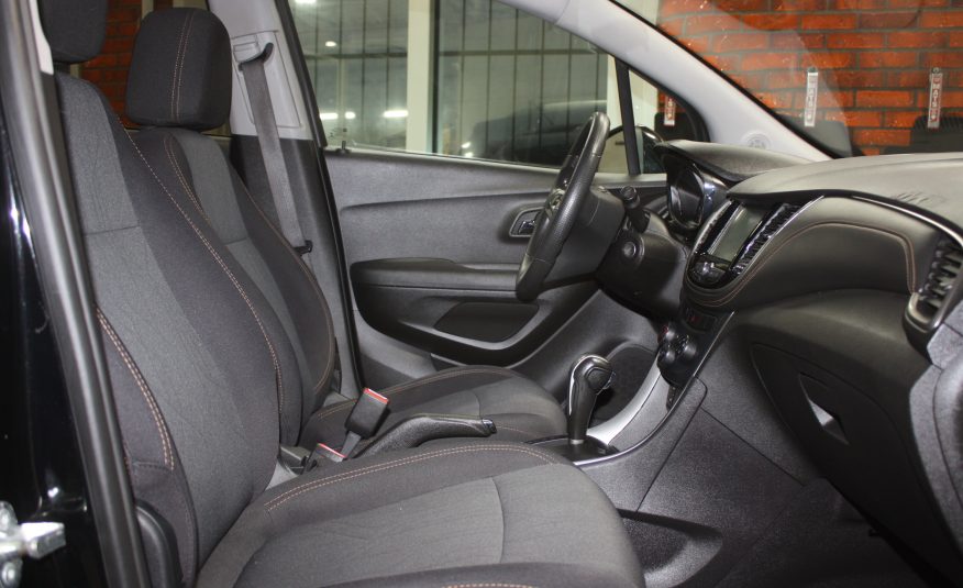 2017 CHEVROLET TRAX LT AWD — photo 8
