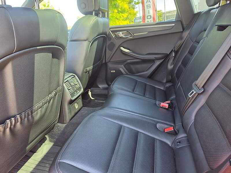 Porsche Macan 2018 GTS / AWD + TOIT + GPS + CAMERA + CUIR + BLUETOOTH + BAS KM +++ — photo 11
