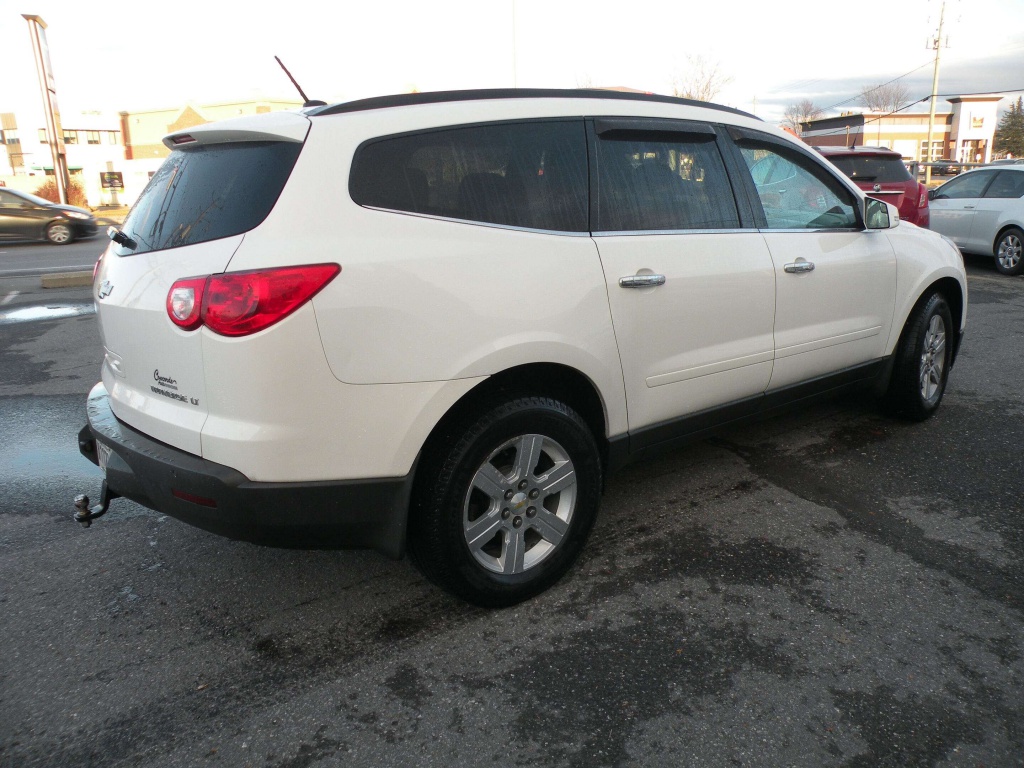 Chevrolet Traverse 2LT 2011 — photo 9