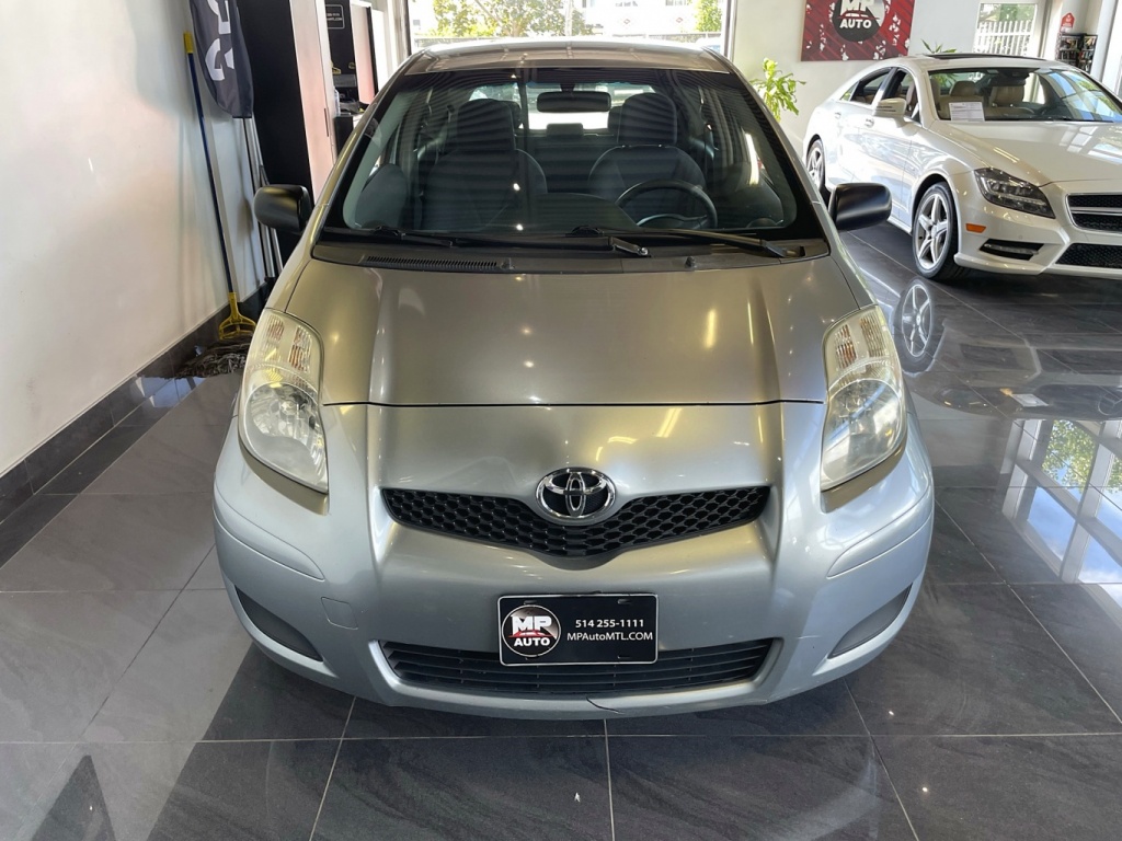 Toyota Yaris CE 2010 — photo 2