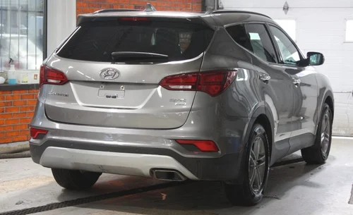 2017 HYUNDAI SANTA FE SE AWD — photo 6