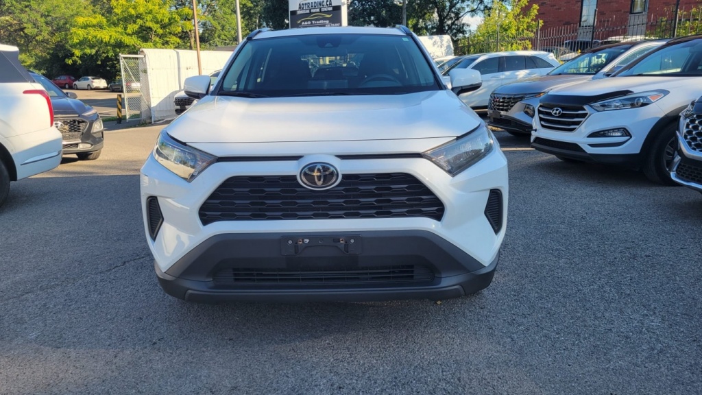 Toyota RAV4 LE 2020 — photo 3