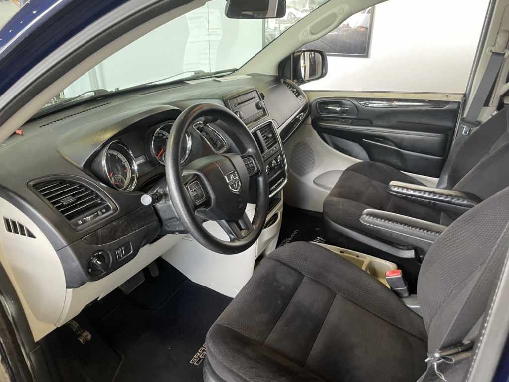 Dodge Grand Caravan SXT 2014 — photo 18