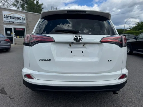 Toyota RAV4 LE 2018 — photo 6