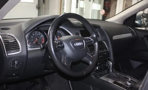 2013 AUDI Q7 — photo 10