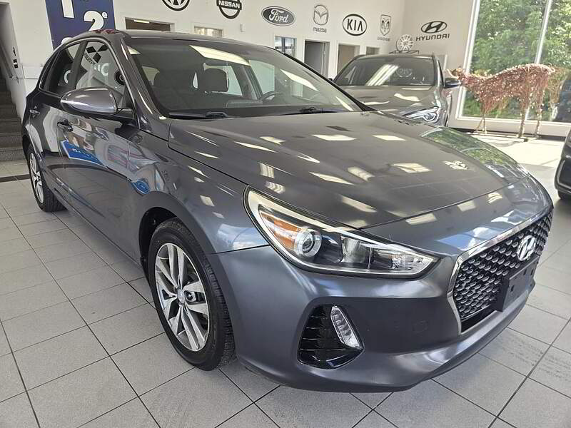 Hyundai Elantra GT 2018 / AUTO + CAMERA + BLUETOOTH +++ — photo 6