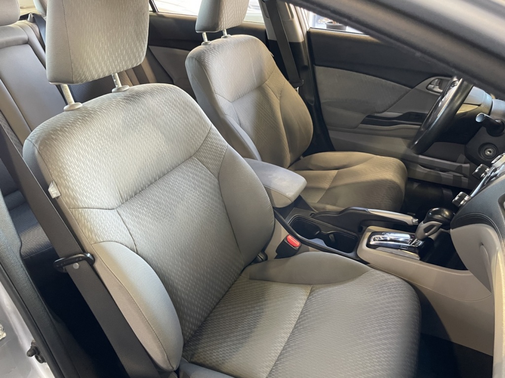 Honda Civic LX 2015 — photo 14