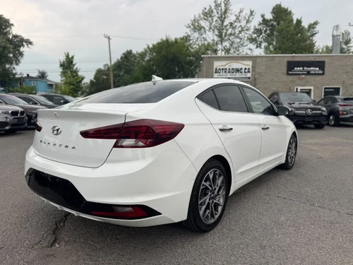 Hyundai Elantra Luxury 2020 — photo 9