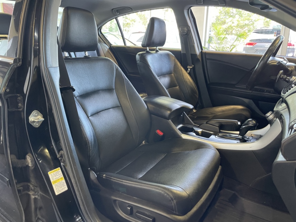 Honda Accord Touring 2015 — photo 34