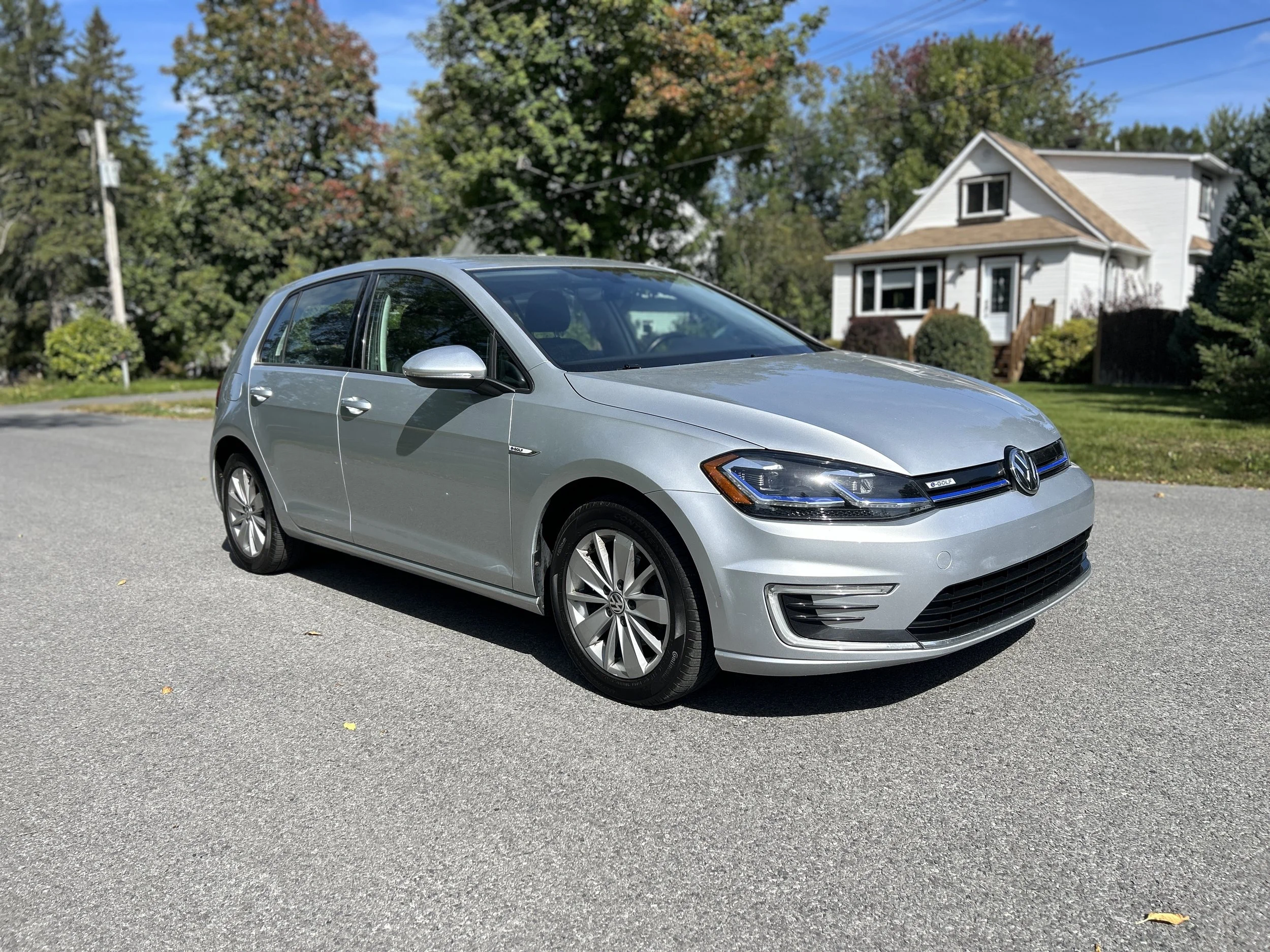 2019 Volkswagen e-Golf Comfortline — photo 3