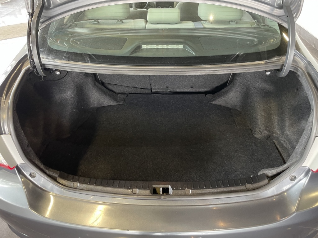 Toyota Corolla CE 2011 — photo 9