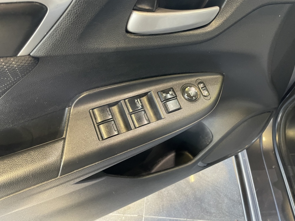 Honda Fit EX 2015 — photo 17