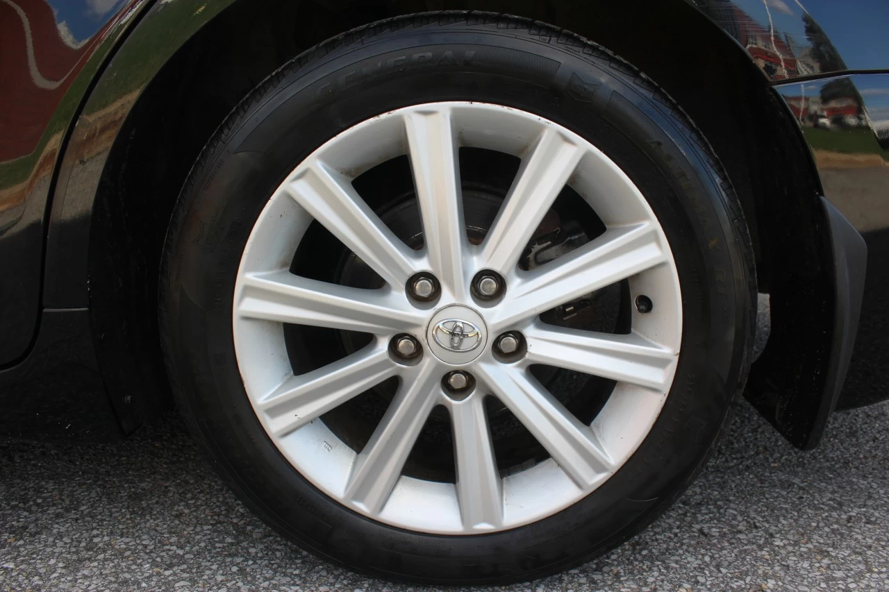 TOYOTA Camry — photo 21