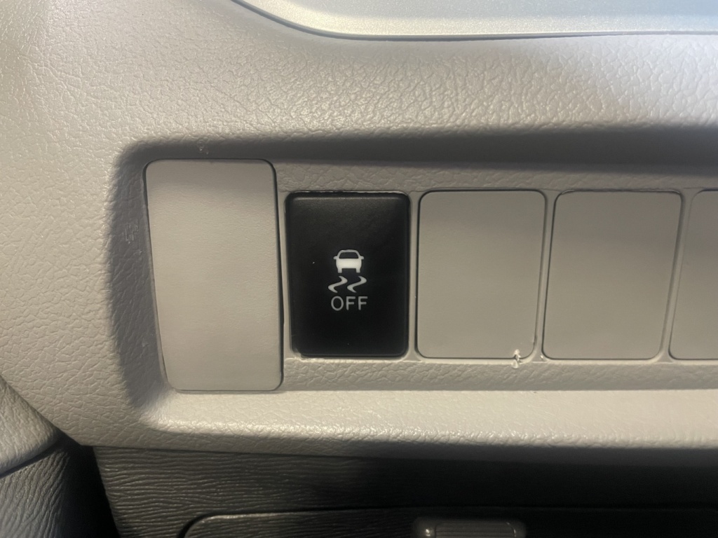 Toyota Sienna LE 2015 — photo 26