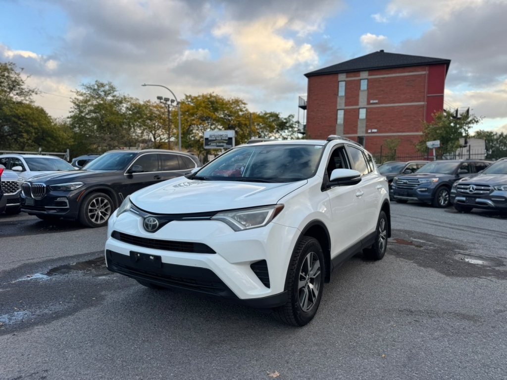 Toyota RAV4 LE 2018 — photo 3