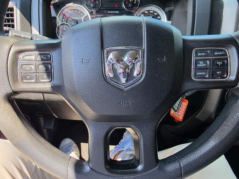 RAM 1500 Classic 2020 EXPRESS / 6 PLACES / BOITE 5 PI 7 po / CAMERA + BLUETOOTH ++++ — photo 16