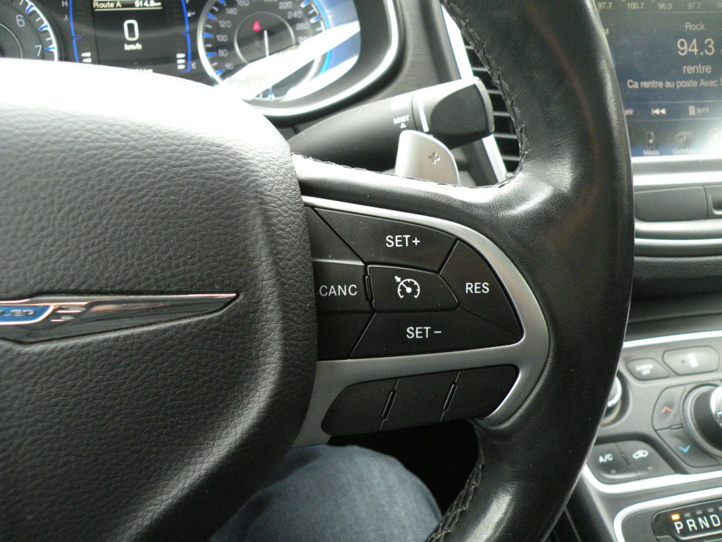 Chrysler 200 Limited 2015 — photo 14