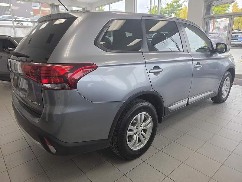 Mitsubishi Outlander 2016 ES / AUTO + BLUETOOTH + BAS KM +++ — photo 5