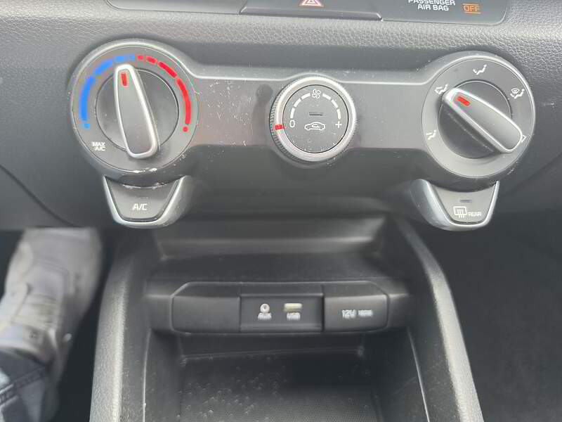 Kia Rio5 2019 LX / MANUEL + CAMERA + BLUETOOTH + BAS KM ++++ — photo 18