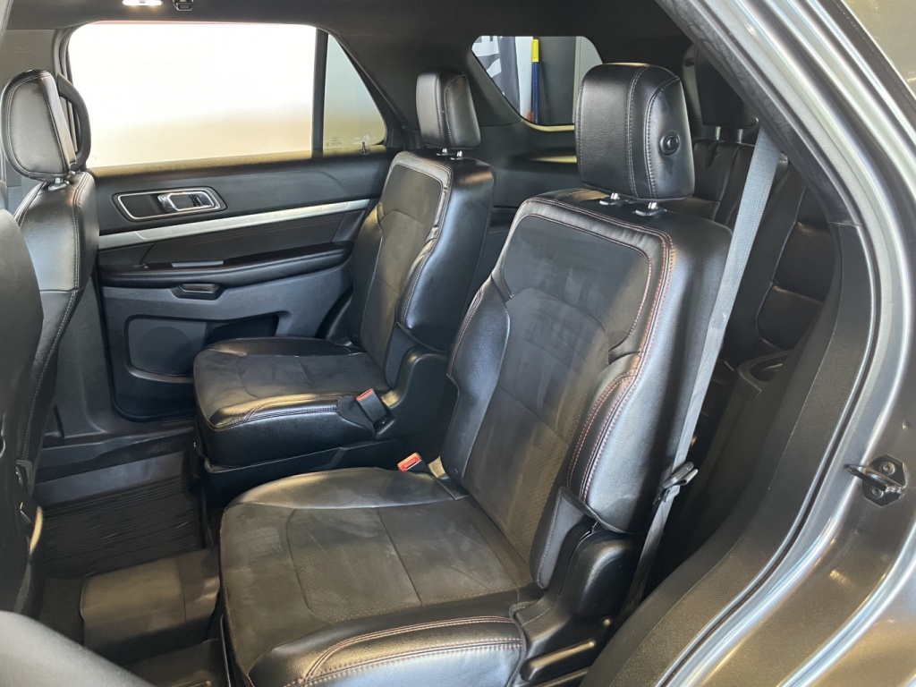 Ford Explorer XLT 2018 — photo 13