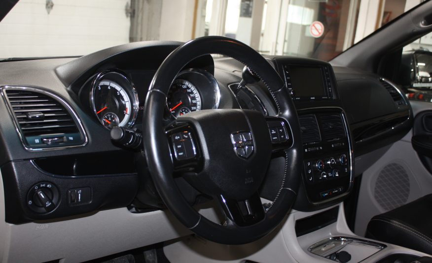2017 DODGE GRAND CARAVAN SXT PRENIUM PLUS — photo 13