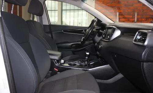 2019 KIA SORENTO LX AWD 2.4L 5 PASSAGERS — photo 8