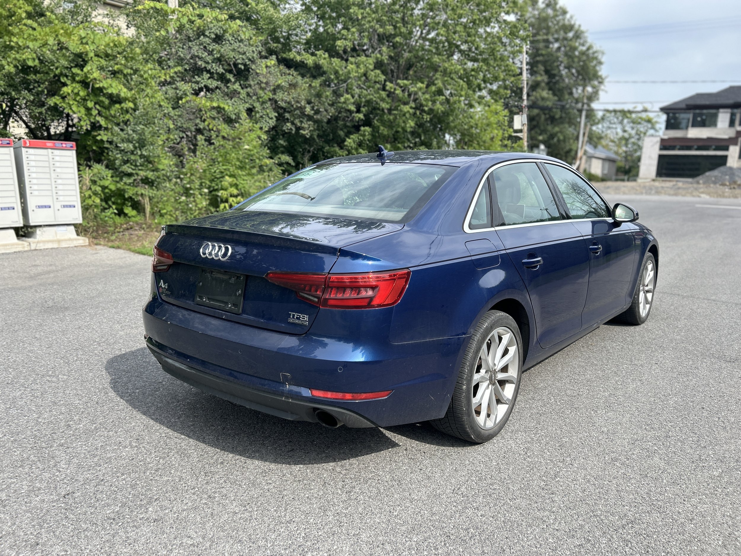2017 Audi A4 Quattro Progressiv — Only 69,900 KM — photo 5
