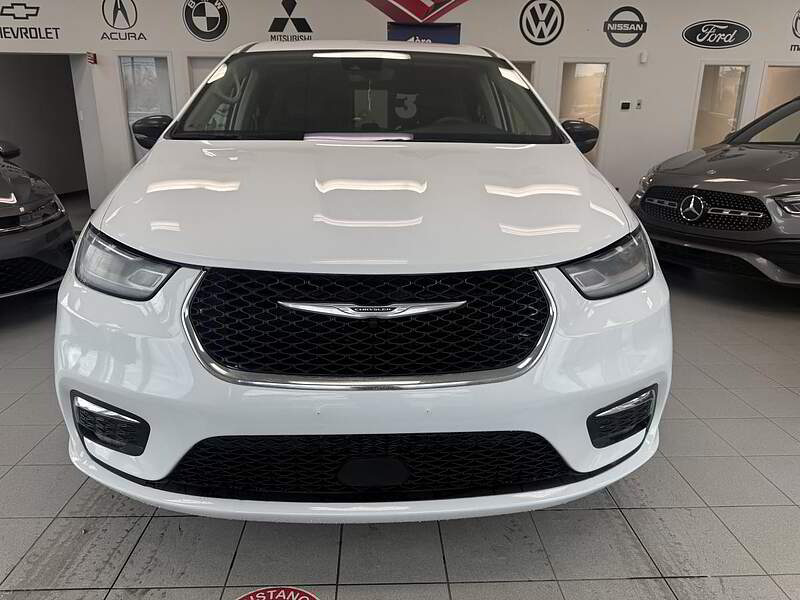 Chrysler Pacifica 2024 Touring-L / AUTO + CAMERA + CUIR + BLUETOOTH +++++ — photo 2