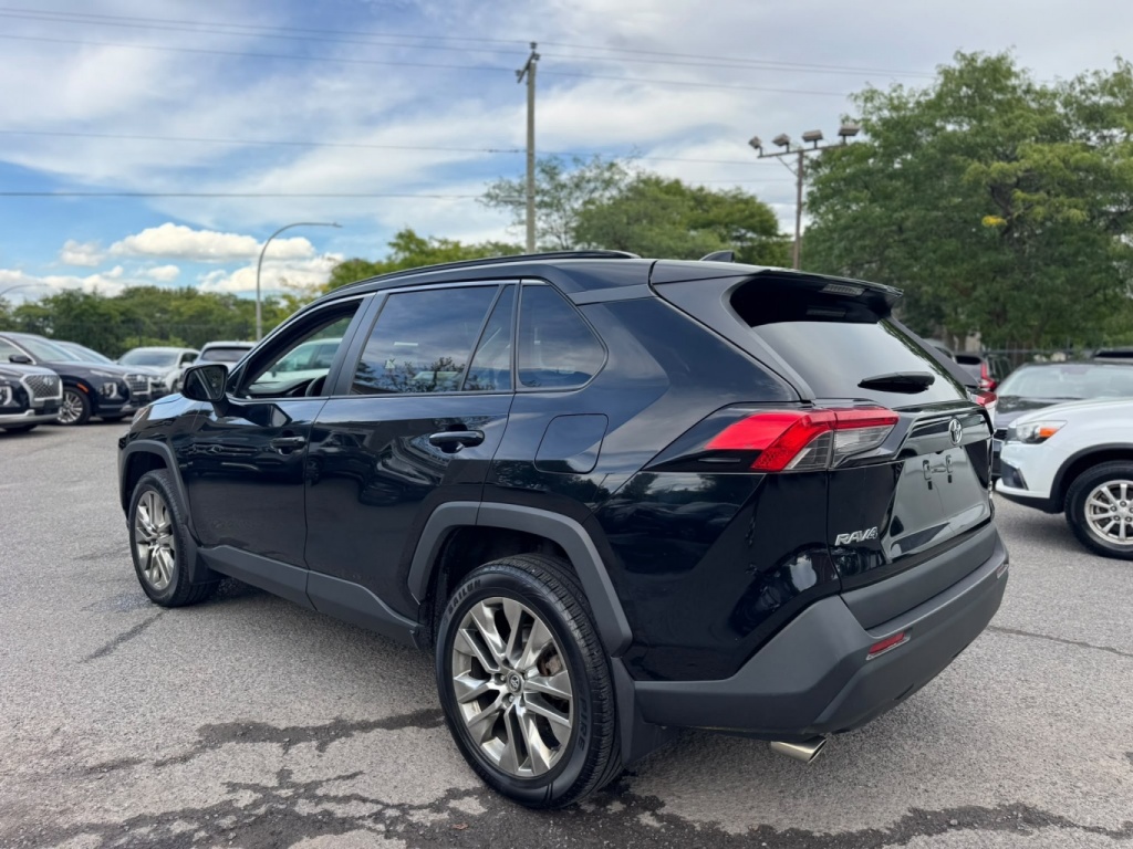 Toyota RAV4 XLE 2019 — photo 8