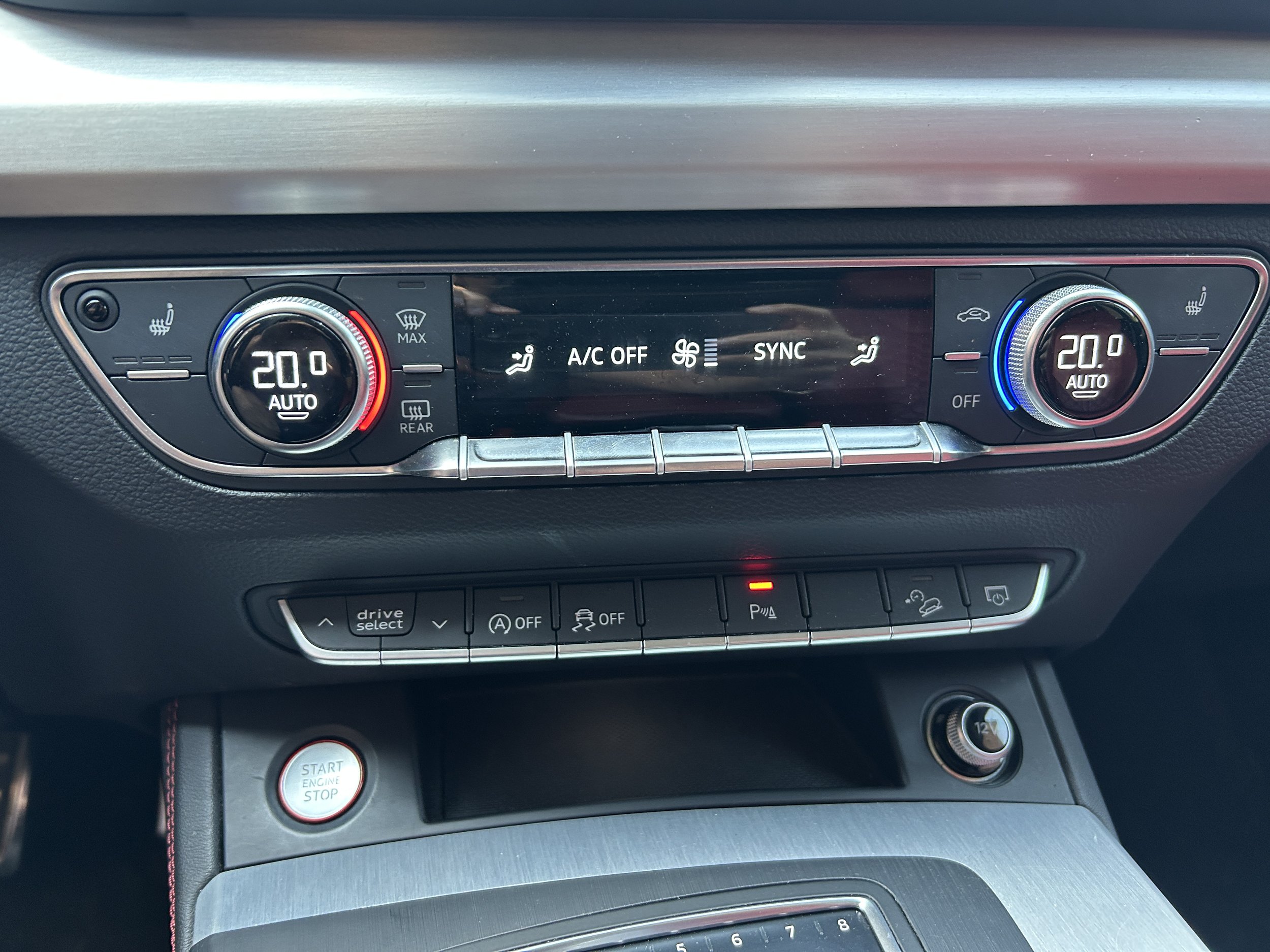 Audi SQ5 2018 — photo 15